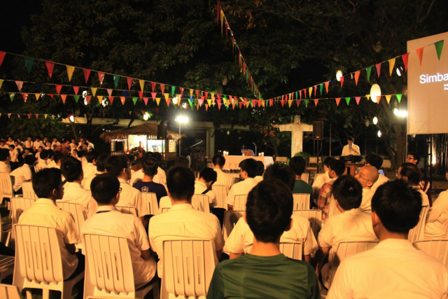 Dawn masses during the Christmas season