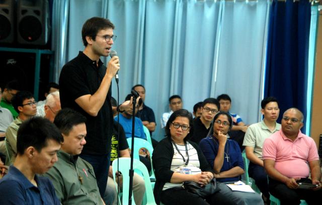Designed as theological conversations, the discussions on Day 2 of the LST International Theological Symposium (March 11, 2016) were in response to the question, “How do we lead and serve through theology in the changing Asian contexts?”