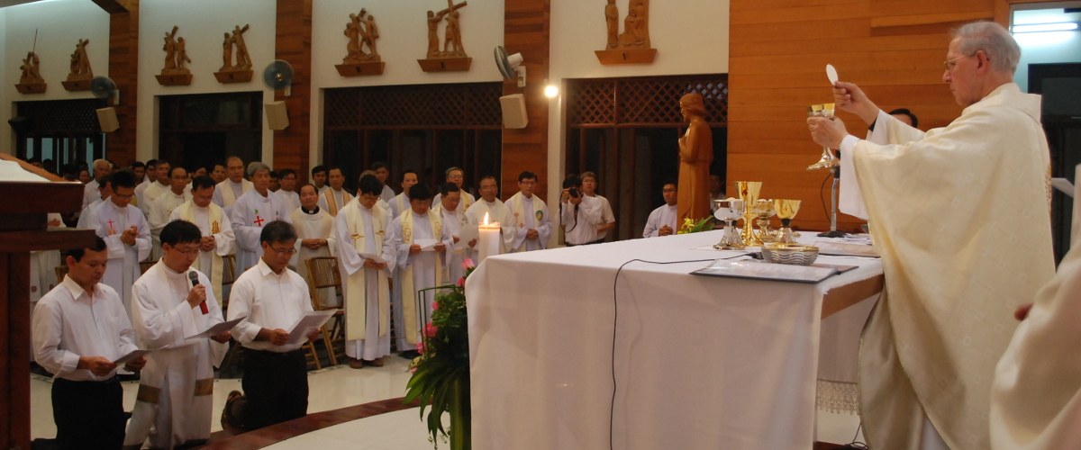 Fr General visits Jesuit Chinese and Vietnamese Provinces