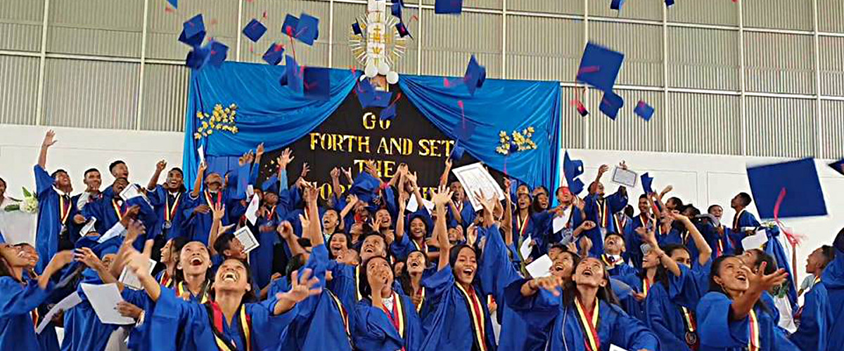 Colégio de Santo Inácio de Loiola marks first graduation
