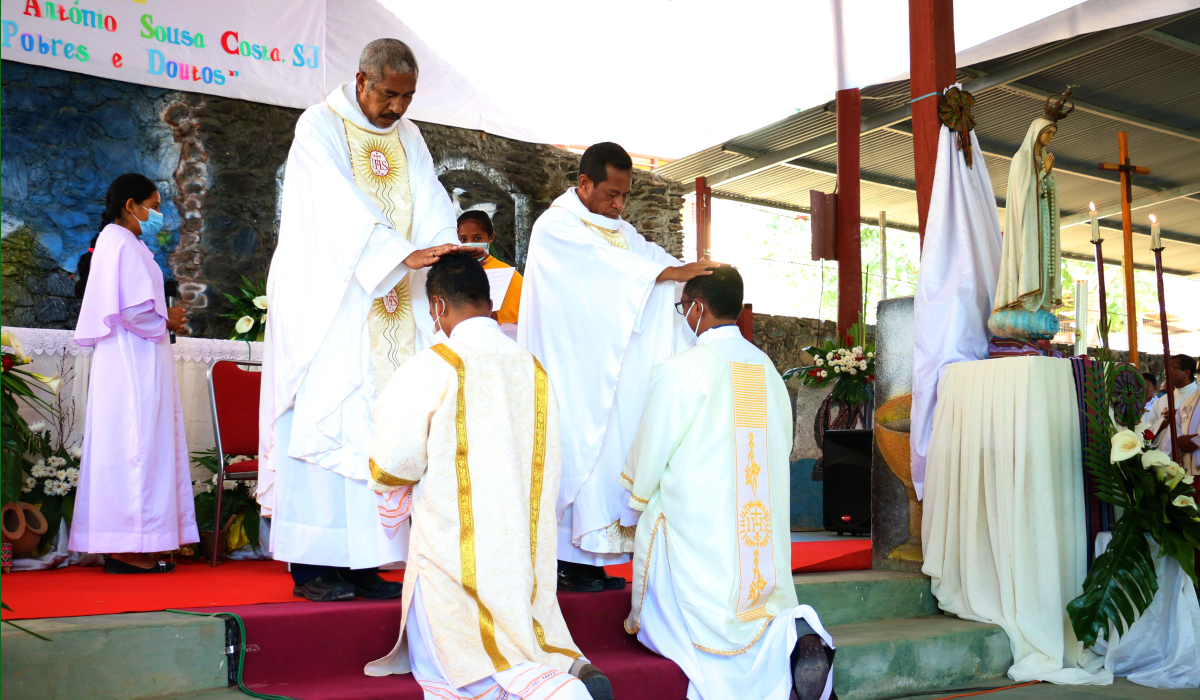 Two Jesuits ordained priests in Timor-Leste’s first ordination since pandemic