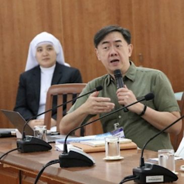 “Learning by Refraction” comes to Catholic schools in Thailand