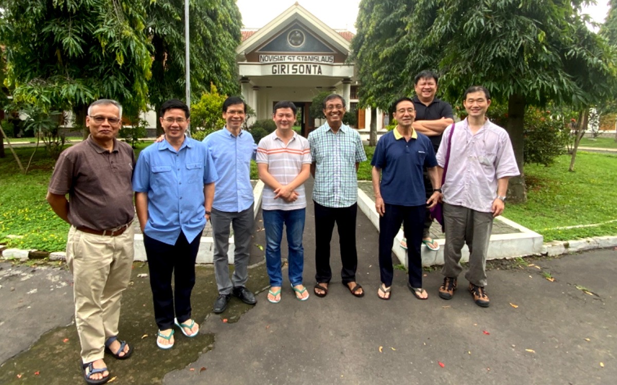 A moment of sharing and listening in Girisonta