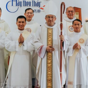 Four Jesuits (and an Assumptionist) ordained deacons in Vietnam