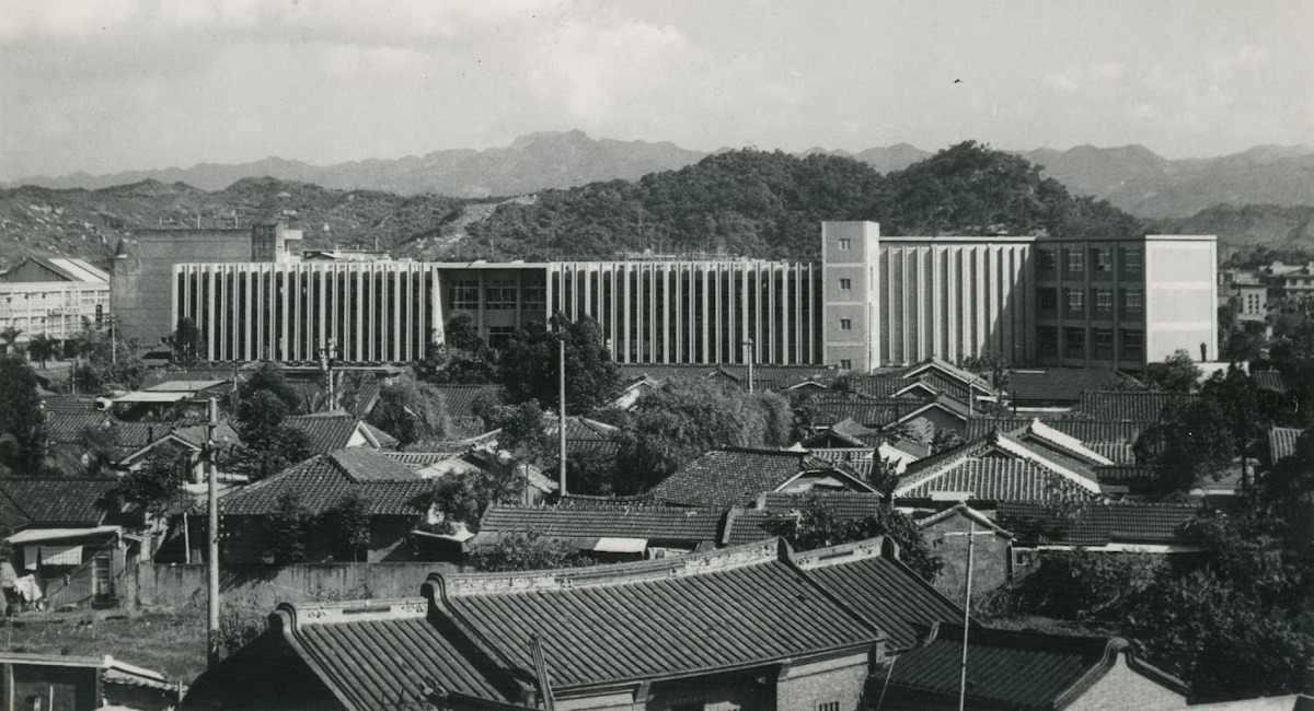 A place for the birds to perch