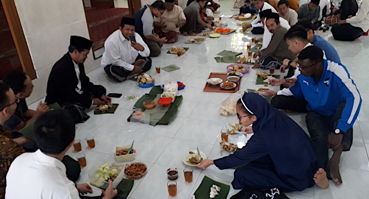 Immersing in Islamic communities in Central Java