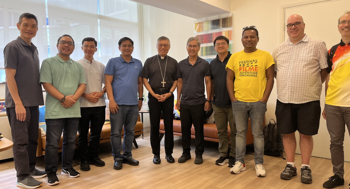 JesCom network reconnects in Hong Kong