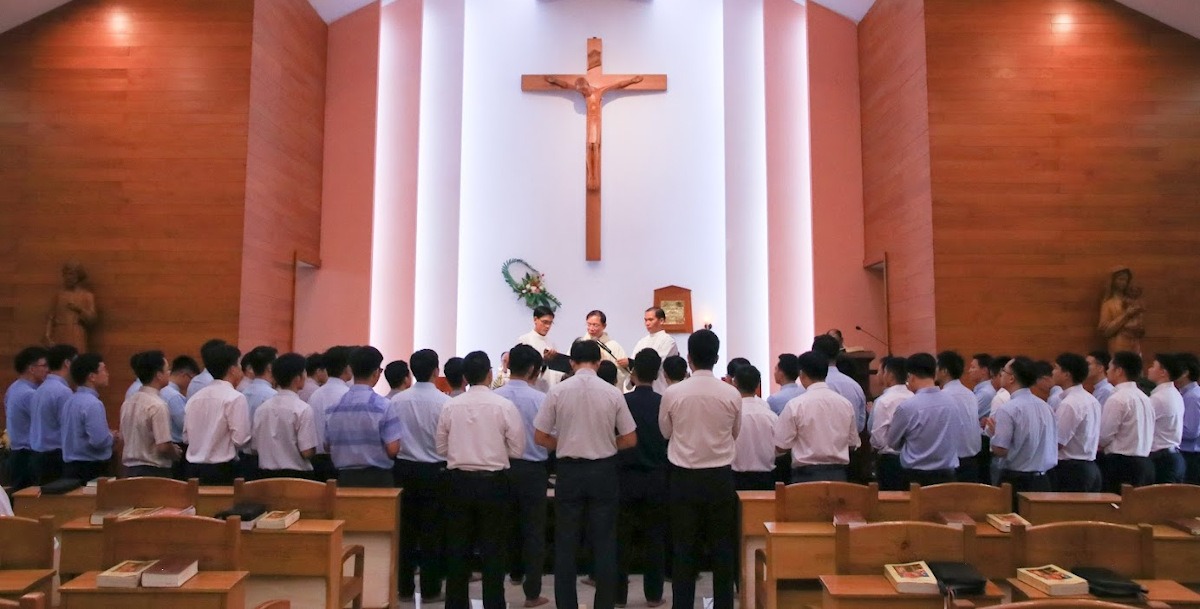 Extraordinary ministers of Holy Communion: Carrying God’s heart to the people