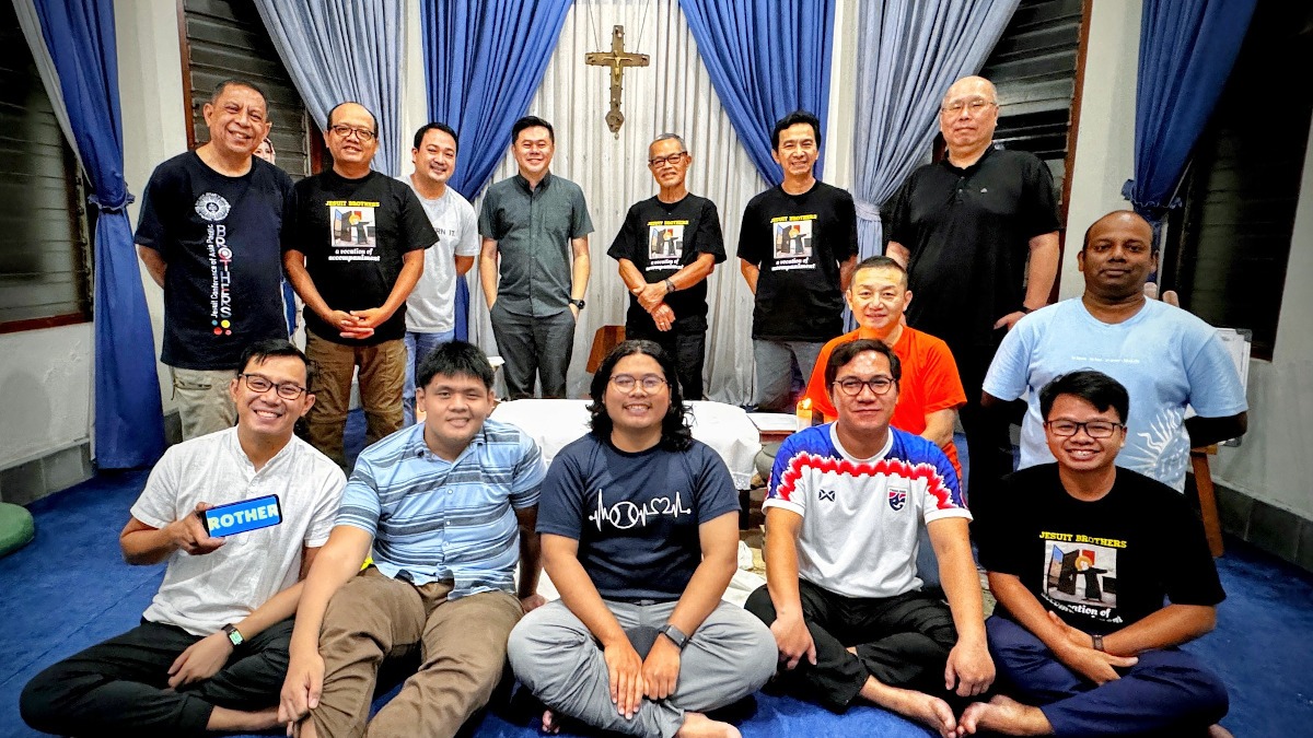 Embracing St Alphonsus Rodriguez and the De Statu Societatis as Jesuit brothers