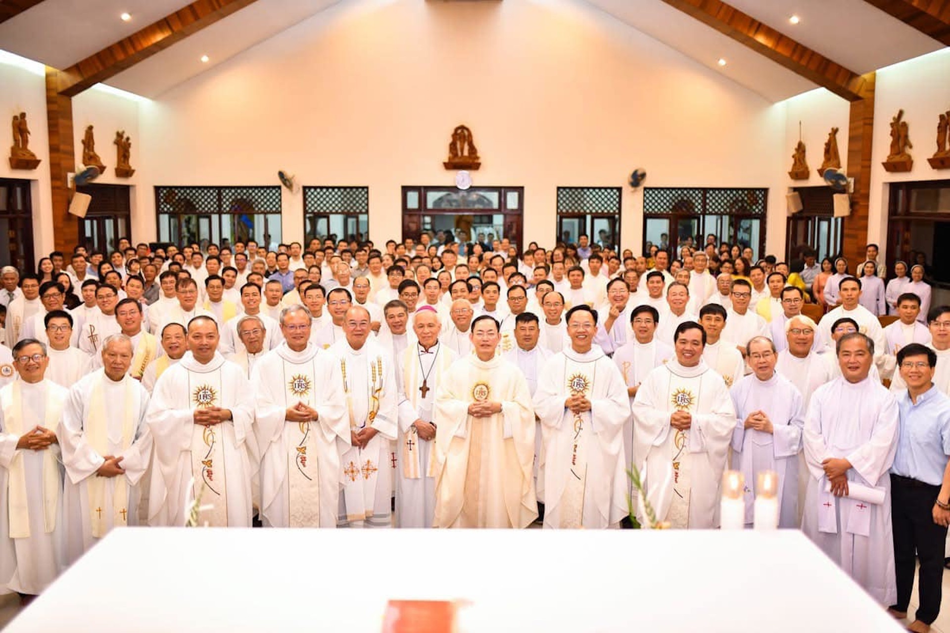 Vietnamese Jesuits pronounce Final Vows